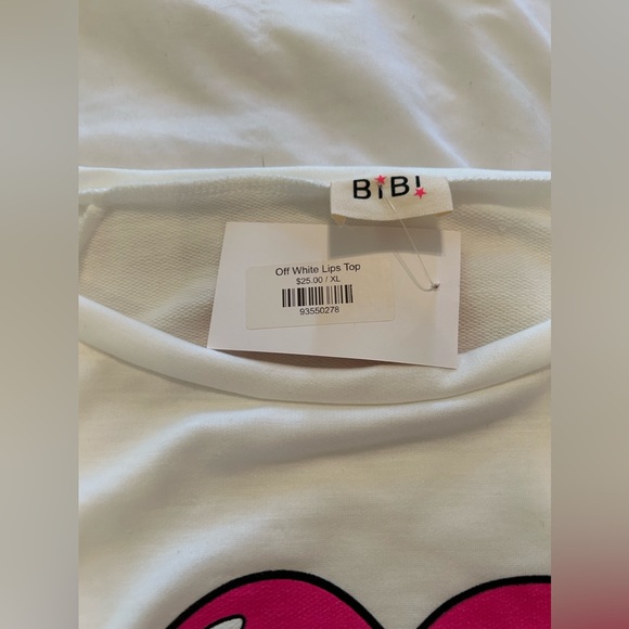 🔥BiBi NWT off white lips top Size XL🔥 - Picture 5 of 6